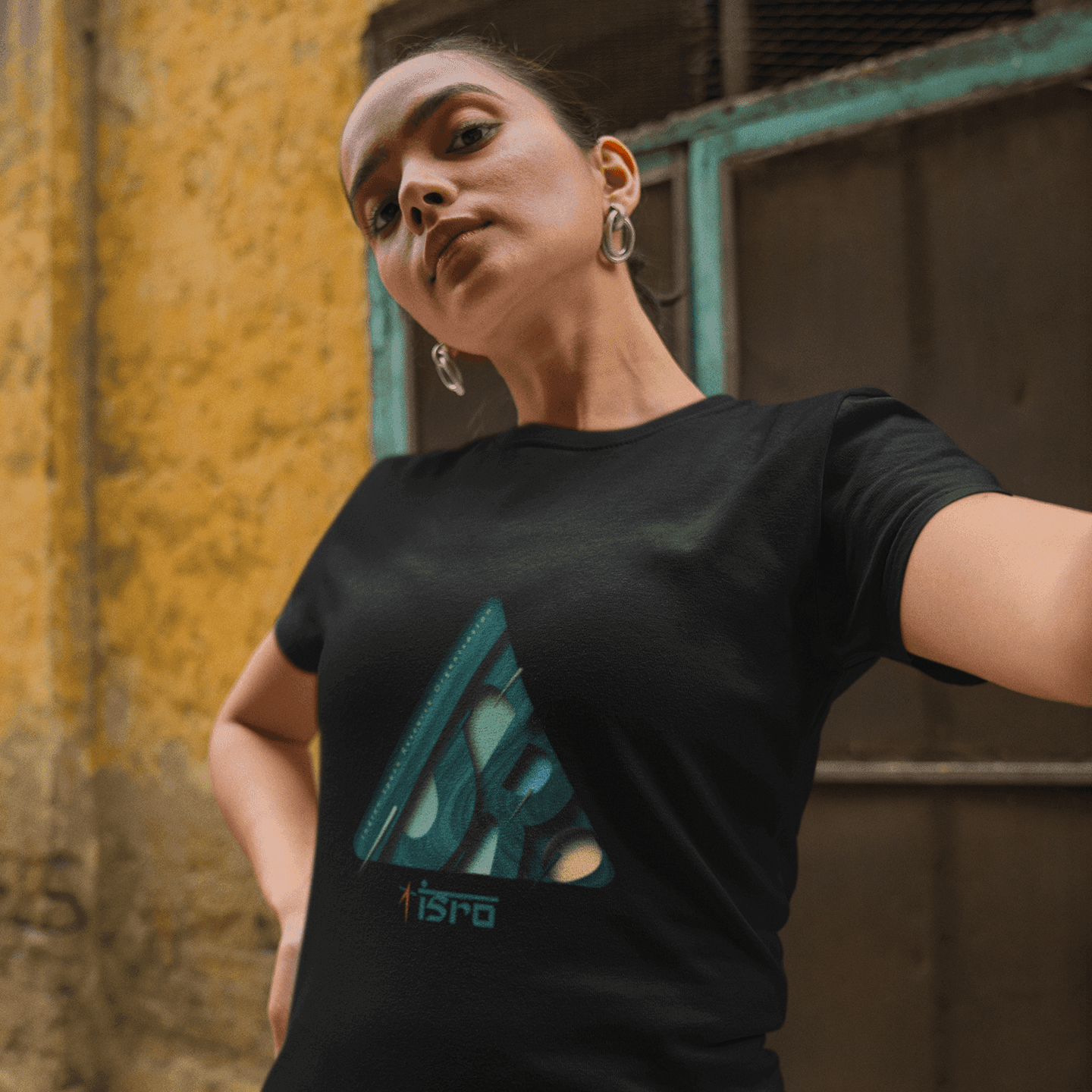 cosmos-round-neck-gildan-tee-mockup-of-a-woman-black